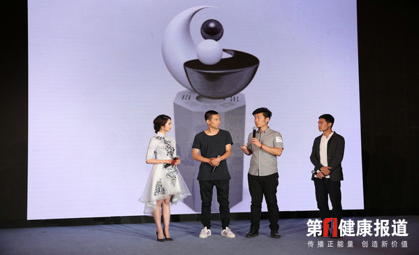 艺术家李严、李渊博、黄仔解读创作理念.JPG