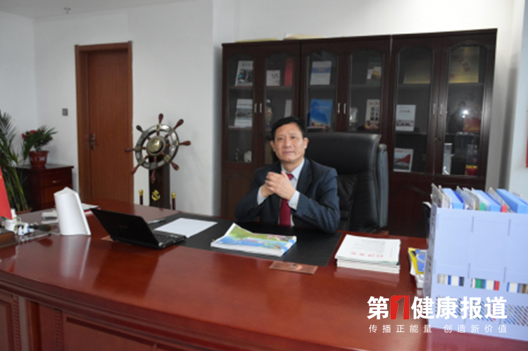 吴秀峰开创低碳环保养老院获颁健康宣传大使