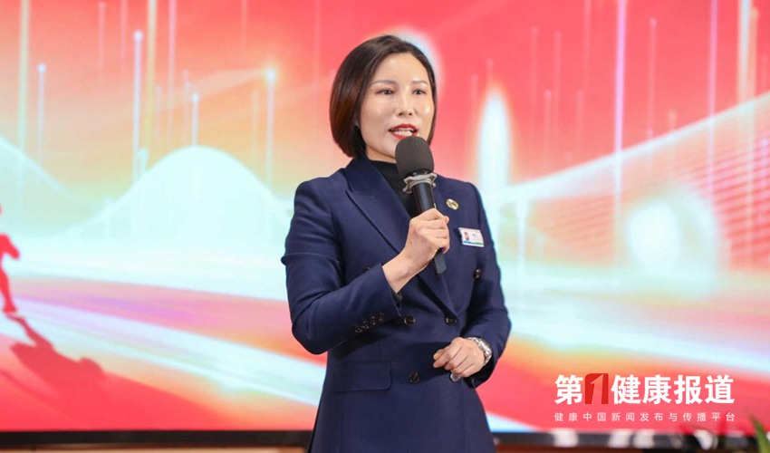 杨华兰为老年人做一对一食疗指导获颁健