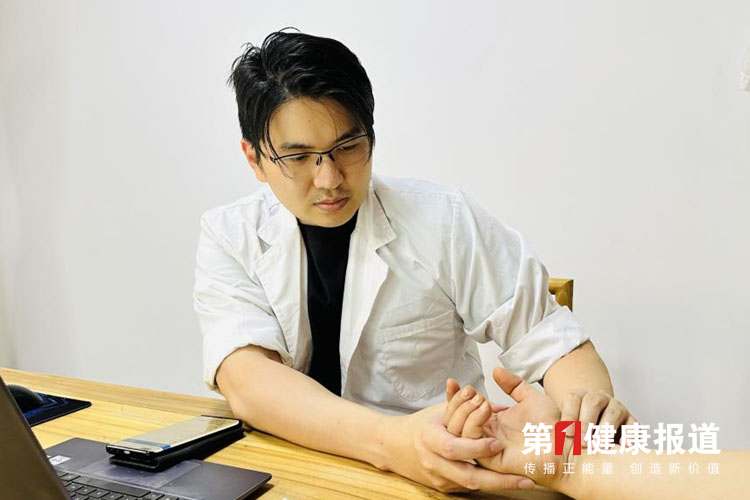 台湾青年徐翊翔行医重人文关怀获颁健康宣传大使