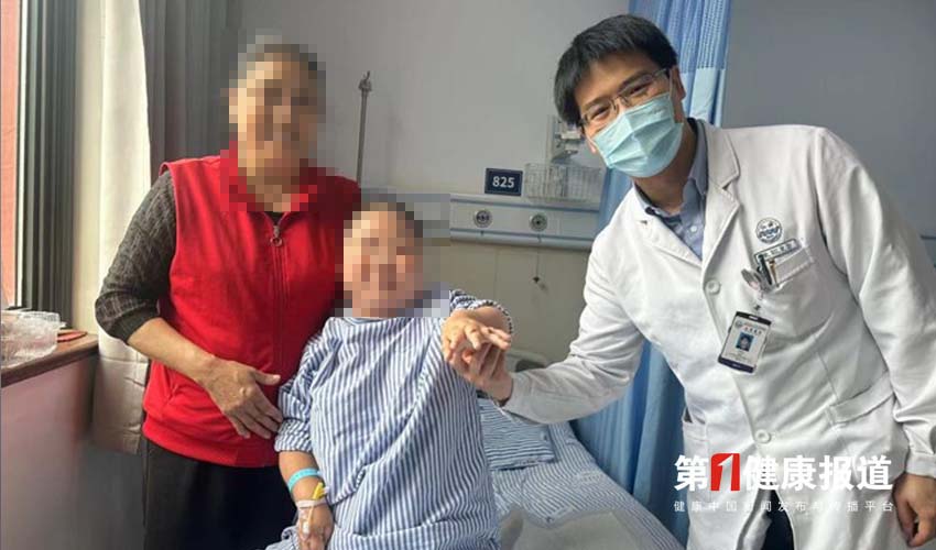 徐瑞达深耕脊柱微创领域获颁健康宣传大